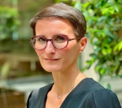 Une journée avec… Aurélia Degnifo Lucot : "Simplifier l’accès aux marchés publics"