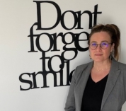 Une journée avec… Lucile Henriques : "être dans les clous de la commande publique : une évidence ; être pédagogue : une nécessité !"