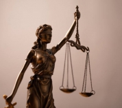 [Au plus près des TA] Analyse des offres à partir des prix HT : une attribution d’un marché public contestée
