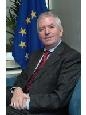 Charlie McCreevy, commissaire européen au Marché intérieur : « La pression sur les déficits publics nationaux intensifiera la pression en faveur de solutions innovantes pour les marchés publics »